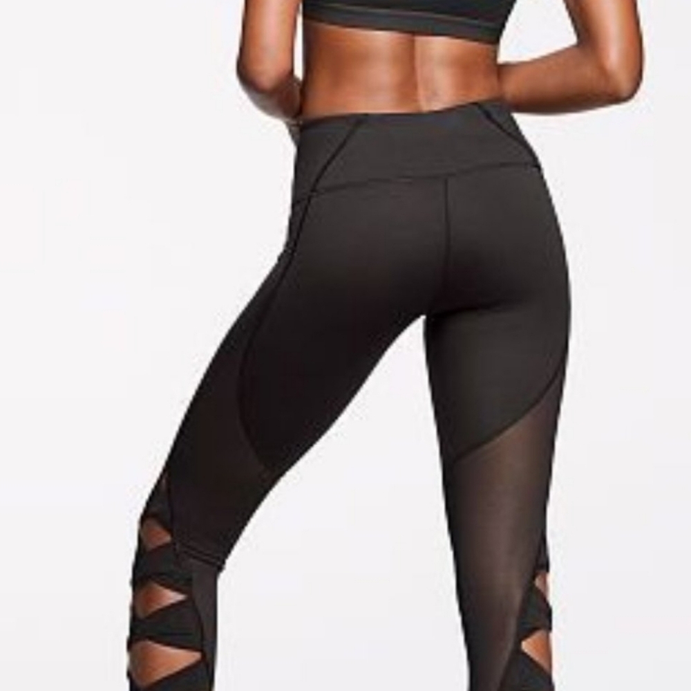*SOLD*Victoria Secret Victoria Sport Cutout Leggings Black Small - Picture 1 of 6